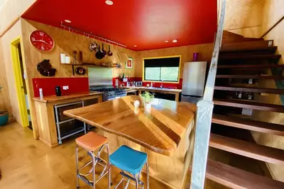 Image de Unique funky Arthouse ‘Franks Place’ Hunchy Valley