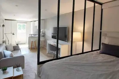 Image de Studio très charmant à Lyon sur cour  \"Cosy & Romantique\"