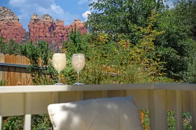 Image de Modern Zen Luxury · With Views · Centrally Located