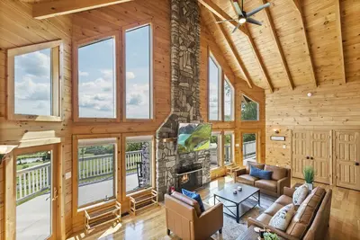 Image de Magnificent Bluemont Lodge with 5 Bedrooms 3 Baths
