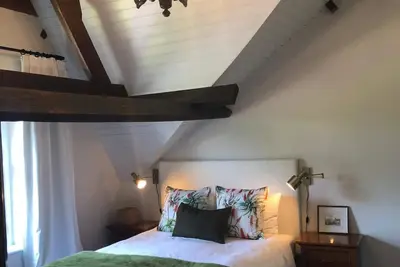 Image de 110m2 Luxury Loft Apartment :Tv Lounge, Kitchen, 3-Bedrooms all Private Bathroom