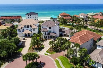 Image de The New GameHaus at Destin | Ultimate Game Room + Walk to Beach + Free Golf Cart