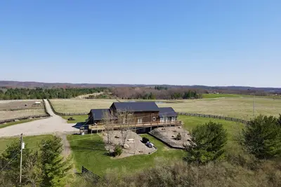 Image de Lodge on 100 Secluded Acres in Hocking Hills