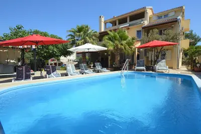 Image de Agréable appartement pour 6 personnes avec Wifi, piscine, climatisation, Tv, patio et parking