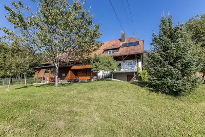Image de Maison de vacances \"Der Lachenbuckhof\" dans la ForĂŞt Noire avec aire de jeux, jardin et terrasse