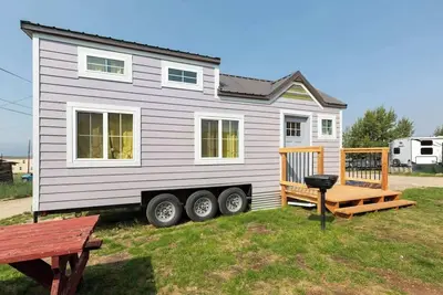 Image de Tiny House Huckleberry - downtown & pet friendly