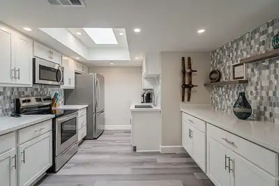 Luxe Allred Devil House centrally located in Tempe
