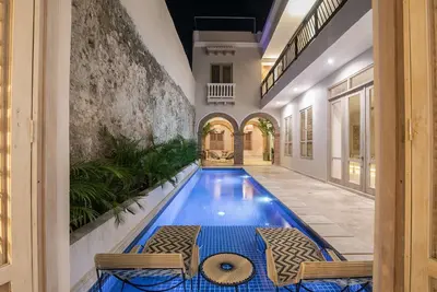 Image de 7 Bedroom Luxury House in Walled City