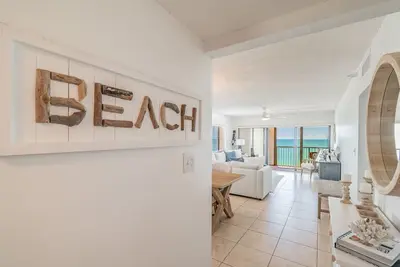 Image de ---Temporary Discount--- Best Location On Florida Beaches! 30ft Balcony.
