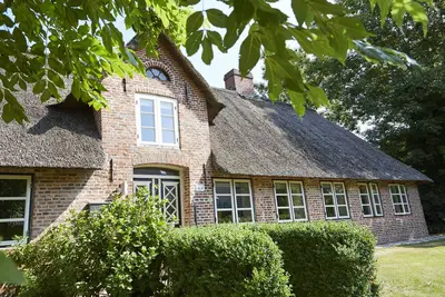 Image de My North Star Lovingly renovated thatched house with garden and view to Dk