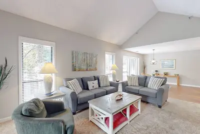 Image de This villa is close to everything that Palmetto Dunes has to offer!