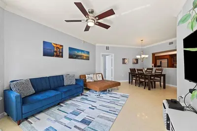 Image de Yacht Club - Pet Friendly - Riverfront - Downtown