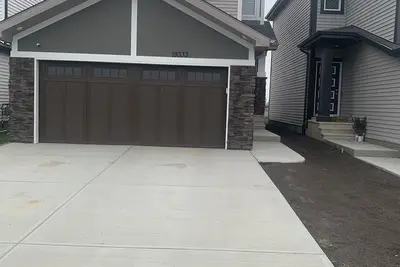 Image de Newly built executive basement suite