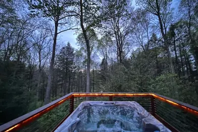 Image de 83 Acres | Cabin Hot-tub+FirePit+Orchard ~Nr Gorge
