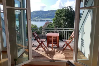 Image de Vacation apartment for 3 on a hillside with a dream view of the lake