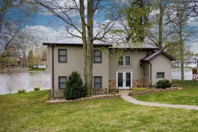 Image de Sylvan Lake House 5-Br 4-Ba Full Kit. , 2 Pier spaces