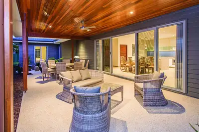 Image de Bali Inspired Villa One Street Back From The Tranquil Waters Of Geographe Bay
