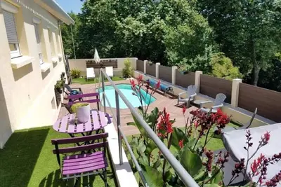 Image de Villa 4 bedrooms. \/4 bathrooms - 9 pers. - Swimming pool - Nice amenities - Green setting