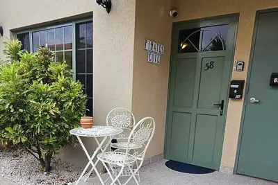 Ground Floor, Spacious 2 bedroom Ensuites, Corner Unit, Newly Remodeled.