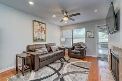 Image de Gorgeous Foothills Condo