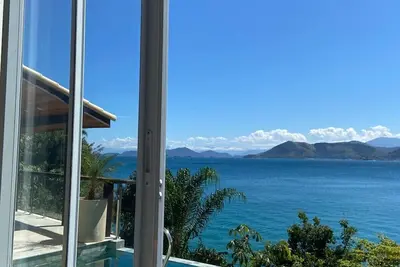 Image de Ponta Leste - Beautiful house on the coast of Angra in a closed condominium with beach.