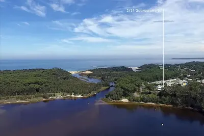 Image de Beautiful lake side living