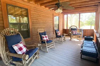 Image de Open modern Cabin, fishing, shooting range, tranquil/private, firepit, 4w, canoe