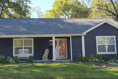 Image de Cute 2-Bed 2- Bath Cottage in Kirkwood Mo