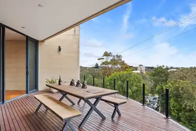 Image de St Woods Treehouse - Stunning Holiday House offering panoramic outlook from every room