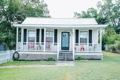 Image de 1930's Charm in Historic Fayetteville
