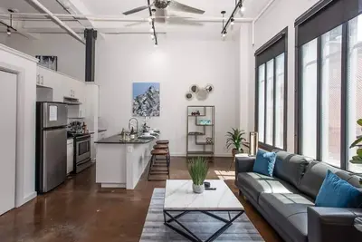 Image de Deluxe Top-floor Penthouse | Downtown Fort Worth