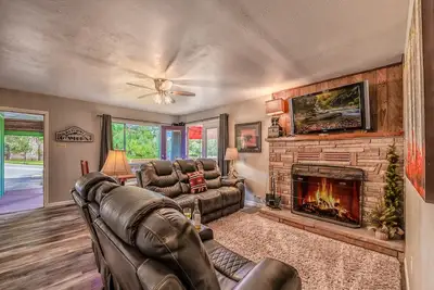 Image de Texas Trio | Large Deck Overlooking Large Yard!