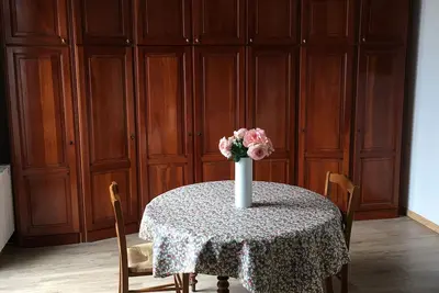 Image de Joli studio de 32 M2 avec courette privative de 12 M2