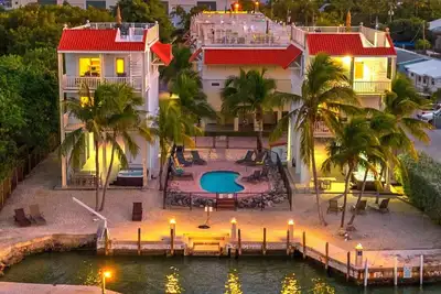 Image de Two Oceanfront Homes - Heated Pool, Hot Tubs, Elevators, Dock & Rooftop Patios!