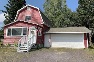 Image de Cozy 3 bedroom home with garage & sauna