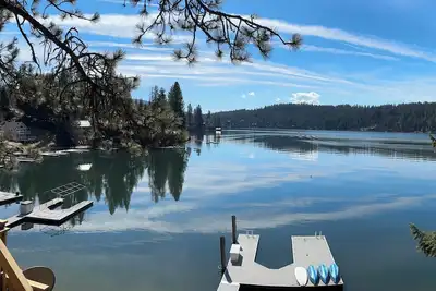 Image de Hayden Lake Getaway• Private Dock • Stunning Views • Kayaks • Paddle Boards