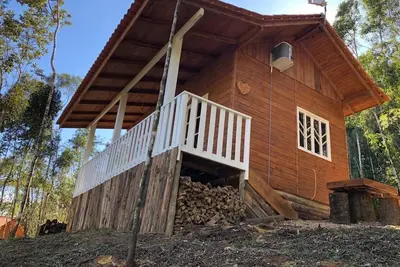 Image de Quinta da Vó Sônia Cabins. Cabana Alegria.