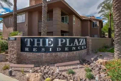 Image de Newly decorated 2 bedroom 2 bath, pool view, upscale neighbourhood,