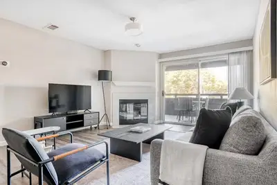 Image de Airy Sunnyvale 3br w/ Gym, Pool & Parking, near freeways, by Blueground