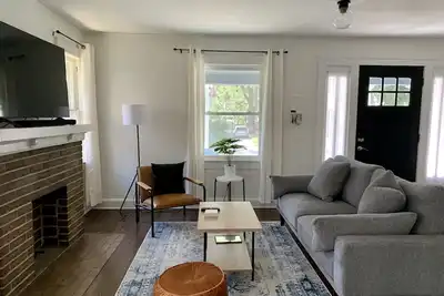 Image de Charming Brookside Bungalow