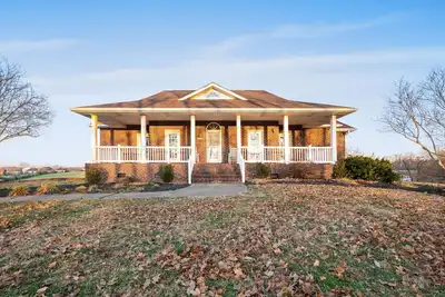 Image de Book now for fall! ! Quiet country setting with big city convenience.