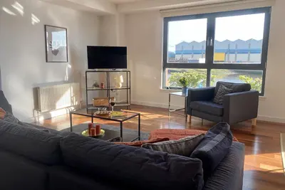 Image de 2 bed self-catering flat with beautiful Clyde views, walking distance of the Sec