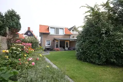 Image de Detached house right by the beach