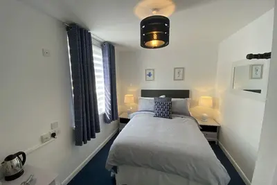 Image de Room by the beach!