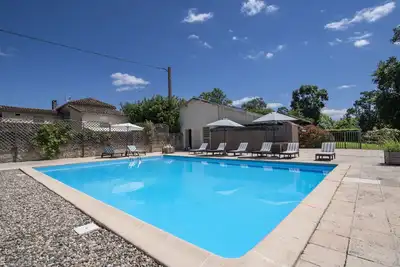 Image de Double cottages dans parc château - piscine privée - 14 pers