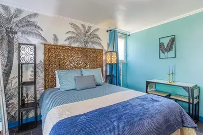 Image de Studio du Daudou avec piscine et jacuzzi partagé.
