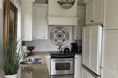 Image de Darling Two Bedroom Condo Downtown Harbor Springs