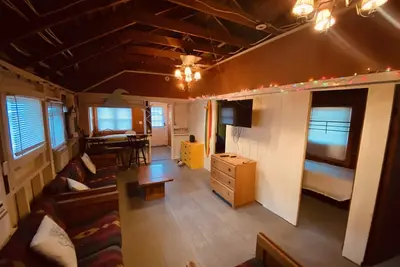 Image de Beach Bungalow Just 3 Blocks from Beach (Dog Friendly)