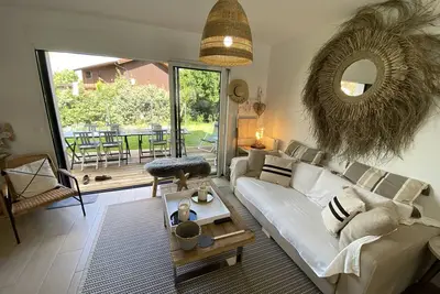 Image de Très jolie villa neuve avec piscine et boulodrome typique du Bassin pour 9 pers