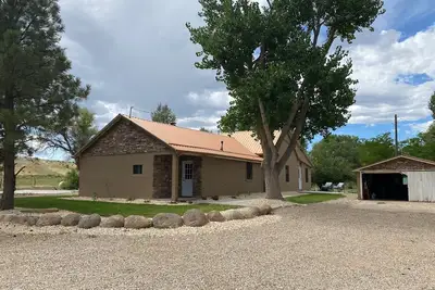 Image de Beautiful 3-Home Ranch Nestled below the Rocky Mountains along Huerfano River